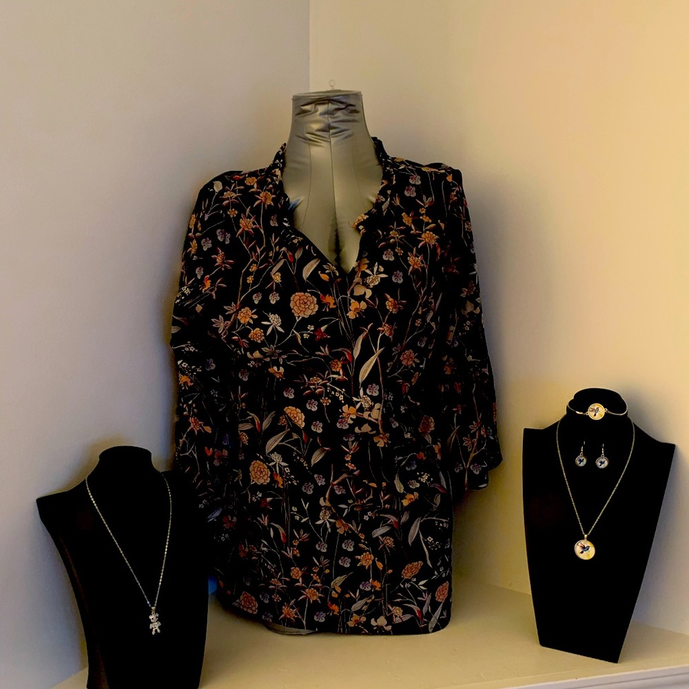 100% Nylon Style & Company blouse size ox Torrid